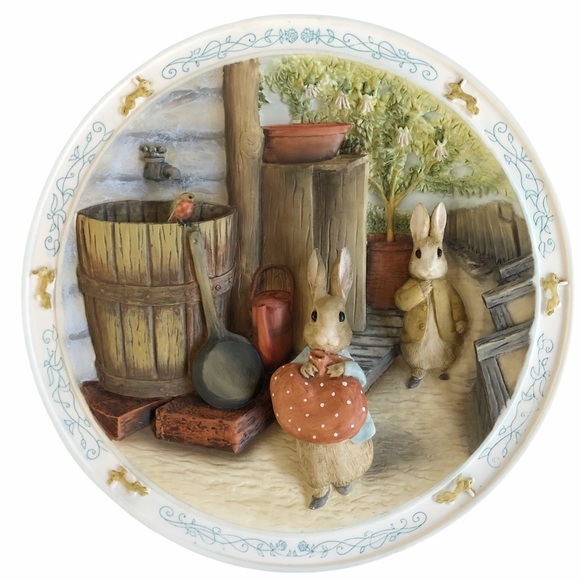 Amongst the Flowerpots 3D Peter Rabbit Musical Plate LNC - Picture 2 of 7